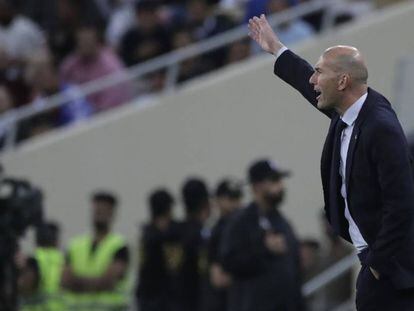 Zidane, en el Madrid-Valencia de la Supercopa.