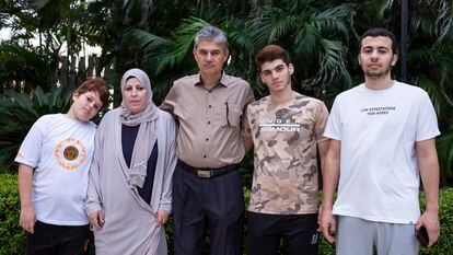 Samaher Ali Zaiyd Almassri, su esposo Basel Zaid El Sahli y sus hijos Mohammad, Wesam y Ali, en Barranquilla (Colombia).