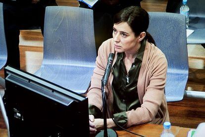 22 de marzo de 2011.<br>La abogada Montserrat Corulla, supuesta testaferro del ex asesor urbanístico de Marbella Juan Antonio Roca, durante la 32ª sesión del juicio del 'caso Malaya'.