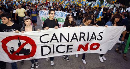 Protestas contra el proyecto de prospecciones petrol&iacute;feras, el pasado mes de marzo, en Las Palmas de Gran Canaria.