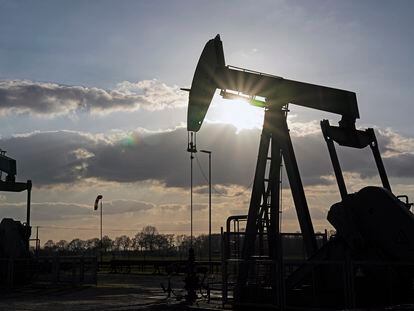 El embargo al petróleo ruso por la guerra en Ucrania es uno de los factores que puede agravar de la caída del crecimiento mundial, según la OCDE