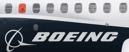 Logotipo de Boeing en una aeronave de la compañía.