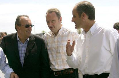 Carlos Fabra, Alberto Fabra y Francisco Camps, en una imagen de la campaña electoral de 2007.