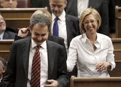 El presidente del Gobierno en funciones, José Luis Rodríguez Zapatero, y la portavoz de UPyD, Rosa Díez.