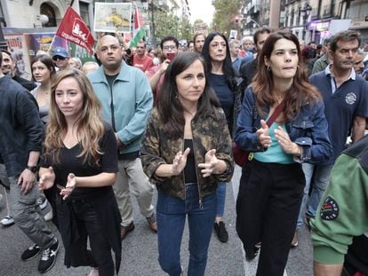 María Teresa Pérez (izquierda), Ione Belarra (centro) e Isa Serra (derecha), en la manifestación en apoyo al pueblo palestino de este domingo en Madrid, en una foto compartida en la cuenta de la secretaria general de Podemos en la red social X.