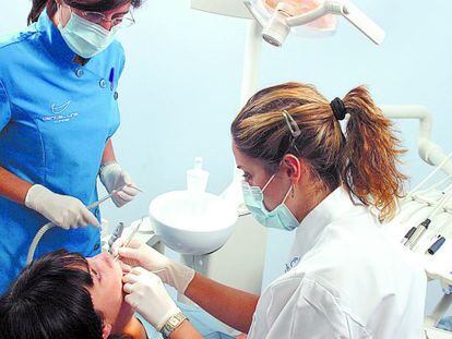 Un paciente tratado en una clínica odontológica.