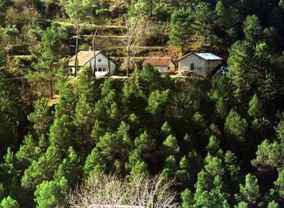 Viviendas ilegales en la sierra de Cazorla, en Jaén.