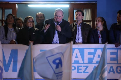 El empresario Rafael López Aliaga habla durante un acto público el domingo, en Lima (Perú).