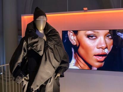 El vestido de Balenciaga que Rihanna llevó en la MetGala de 2021.