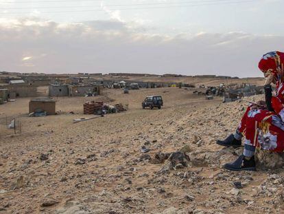 Campo de refugiados saharauis de Bojador (Argelia), en abril de 2019. En vídeo, el ministro del interior en funciones, Fernando Grande-Marlaska, pide "prevención antes de viajar" a los campamentos saharauis.