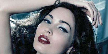 La actriz Megan Fox emula a Elizabeth Taylor en una campaña publicitaria de Armani Beauty