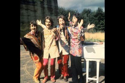 Los Beatles en una imagen de 1967, tras la grabación del clip promocional de 'I am the walrus', una de las canciones incluidas en su tercera película, 'Magical mystery tour'.