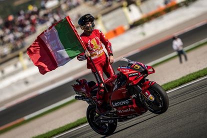 Bagnaia, tras proclamarse campeón del mundo de MotoGP este domingo en Cheste.