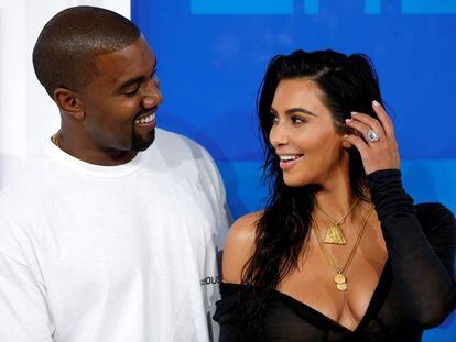 Kanye West i Kim Kardashian es miren amb complicitat a la gala dels MTV Video Music Awards, que es va celebrar ahir a la nit a Nova York.