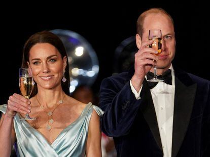 Guillermo de Inglaterra y Kate Middleton, duques de Cambridge, en su visita a Bahamas el 25 de marzo de 2022, durante su gira por el Caribe.