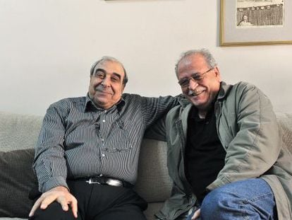 Michel Kilo (izquierda) y Faes Saara, en casa del primero en Damasco en 2011.