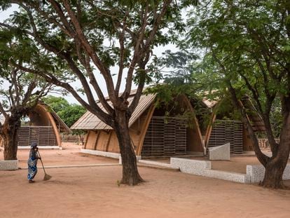 Varias aulas del centro educativo de Kamanar, en la localidad senegalesa de Thyonck Essyl