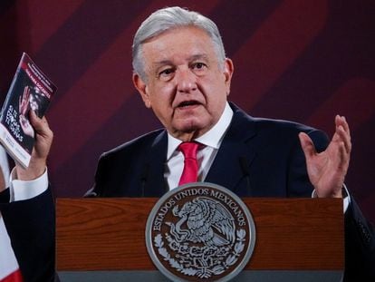 Andrés Manuel López Obrador presenta la campaña 'Si te Drogas te Dañas' el 28 de marzo 2023 en su conferencia matutina.
