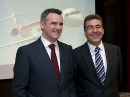 El presidente de Air Nostrum, Javier Serratosa, y el consejero delegado la compa&ntilde;&iacute;a, Carlos Bertomeu.  