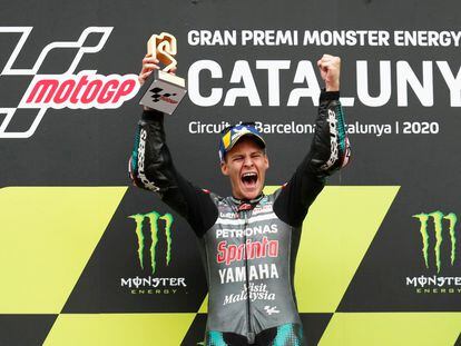 Fabio Quartararo celebra la victoria en el gran premio de Cataluña.