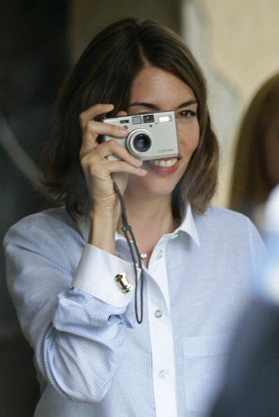 Sofia Coppola retrata a los fotógrafos.