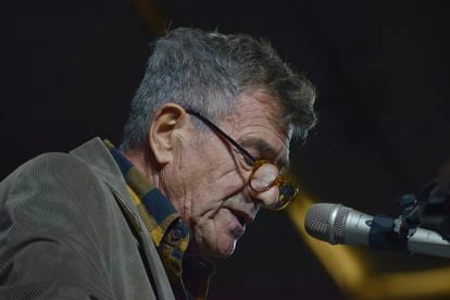 El escritor Guillermo Saccomanno, este jueves en la Feria del Libro de Buenos Aires.