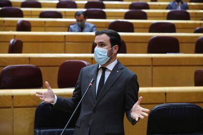 El ministro de Consumo, Alberto Garzón, interviene durante la sesión de control al Gobierno en el pleno del Senado, el 13 de abril.