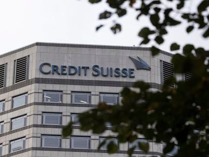Una oficina de Credit Suisse en Londres.