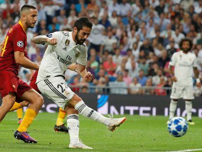 Isco remata a puerta contra la Roma.