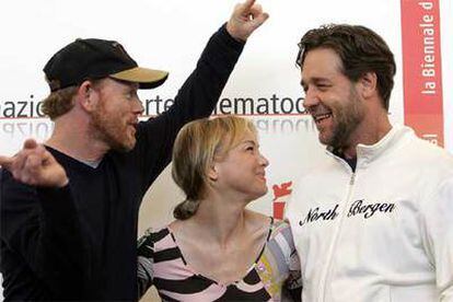 Ron Howard, Renée Zellweger y Russell Crowe, ayer en la Mostra de Venecia.