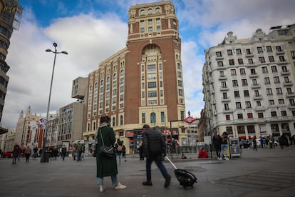 Edificio del Palacio de la Prensa en la Plaza de Callao en Madrid.