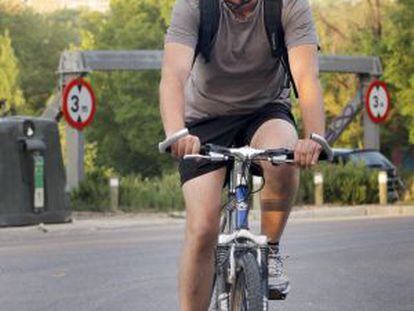 Jorge tiene ahora que ir desde Carabanchel a Tres Cantos en bicicleta.