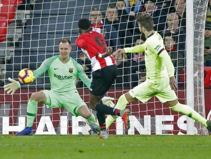 Ter Stegen detiene un disparo de Williams en la visita del Barça al Athletic.