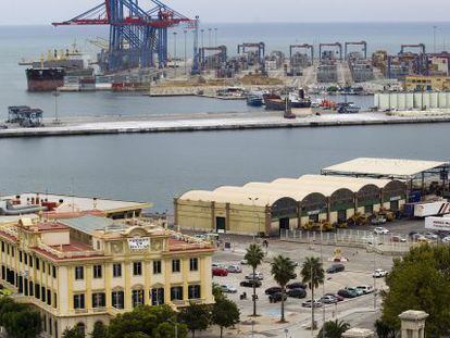 Instalaciones del puerto de M&aacute;laga. 