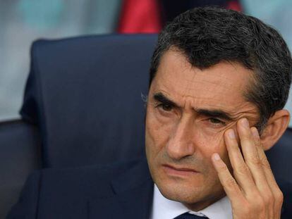 Valverde, en el banquillo del Camp Nou.