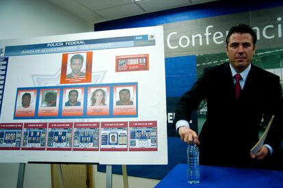 Luis Cárdenas Palomino, excoordinador de Inteligencia para la Prevención de la PFP, da a conocer los integrantes de la banda de secuestradores a la que pertenecían presuntamente Florence Cassez e Israel Vallarta.