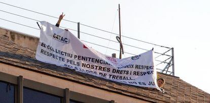 Protesta de los representantes de los trabajadores se servicios penitenciarios de la Generalitat