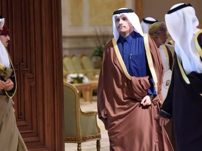 El ministro de Exteriores catar&iacute; Mohammed bin Abdulrahman al Thani llega a la reuni&oacute;n del Consejo de Cooperaci&oacute;n del Golfo, celebrada en Kuwait.