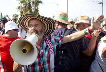 El parlamentario de IULV-CA y alcalde de Marimaleda (Sevilla) Juan Manuel Sánchez Gordillo en el inicio de su marcha obrera "Andalucía en pie", el pasado 27 de agosto. EFE/Archivo