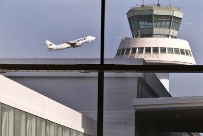 Torre de control del aeropuerto de El Prat.