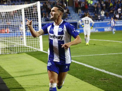 Lucas Pérez celebra un gol la pasada temporada.