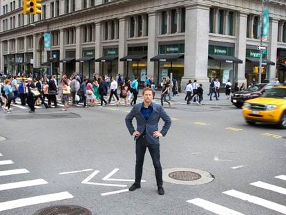 El urbanista y escritor Charles Montgomery, en un cruce de Nueva York en una imagen de archivo.