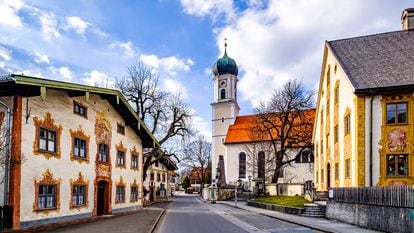 El casco antiguo de Oberammergau (Alemania), con sus casas de arquitectura tradicional bávara.