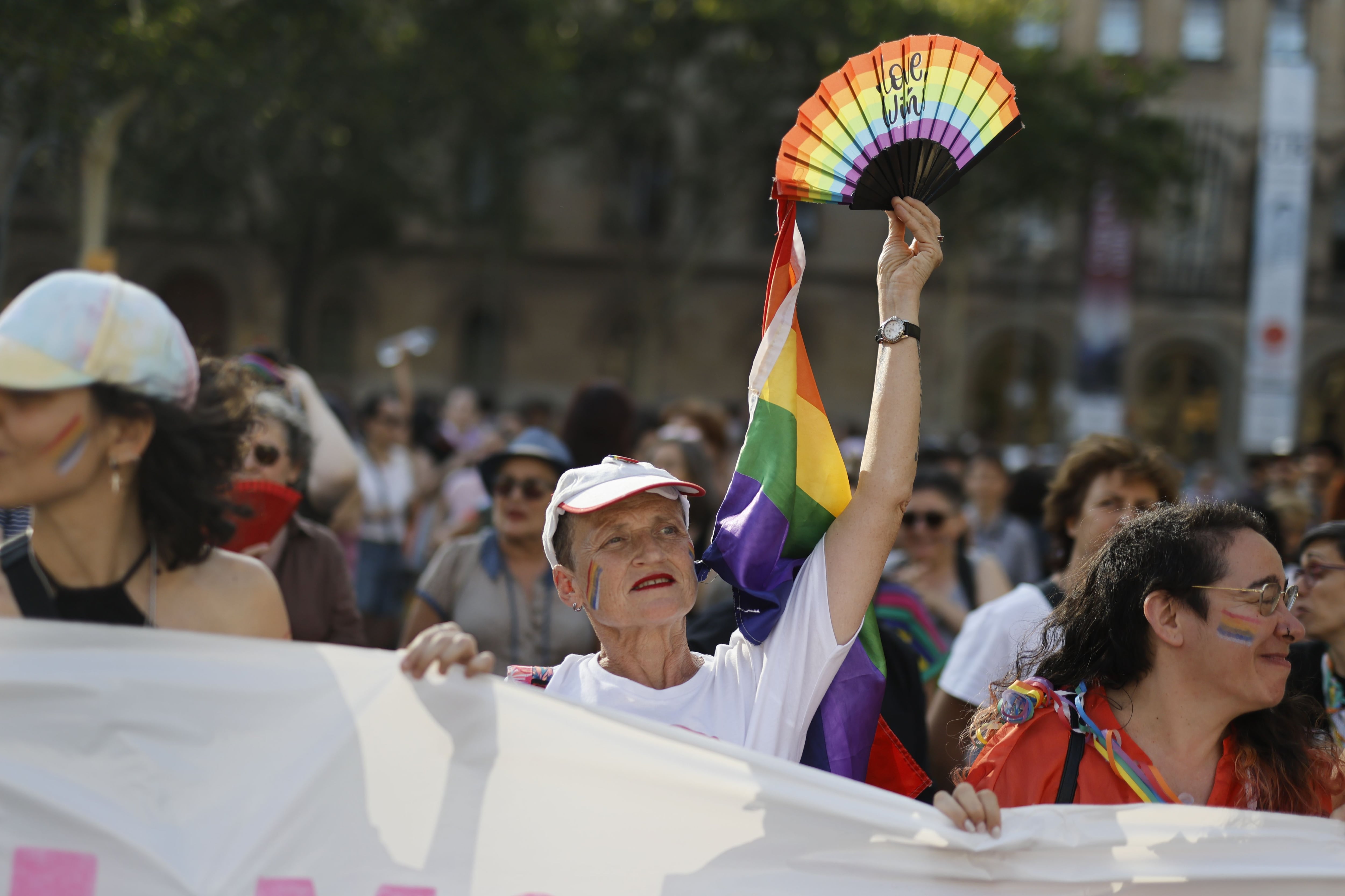 Participantes en la marcha del Orgullo en Barcelona. / Albert García