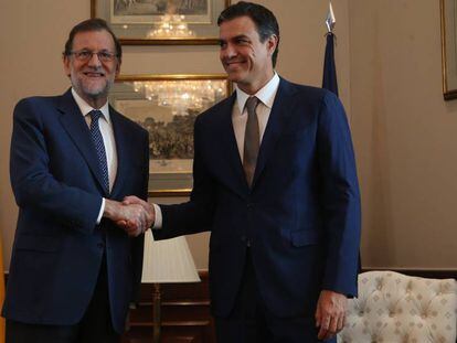 Mariano Rajoy y Pedro Sánchez en el Congreso en una foto de archivo.