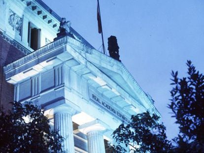 Fachada de la Real Academia Espa&ntilde;ola de la Lengua