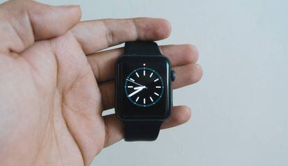 Apple Watch en la mano