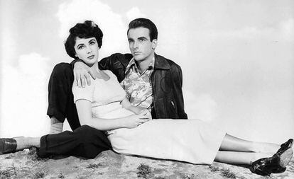 Elizabeth Taylor y Montgomery Clift, en 'Un lugar en el sol' (1951).