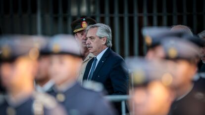 El presidente argentino Alberto Fernández, participa hoy en la inauguración de un monumento en conmemoración de las Islas Malvinas al cumplirse 190 años de la ocupación de las mismas, en Buenos Aires (Argentina).