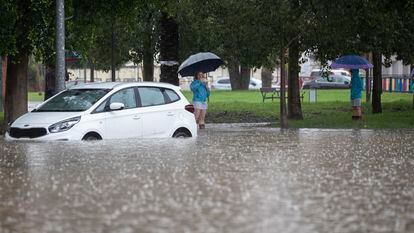 Inundaciones en la pedanía murciana de La Alberca tras la tormenta de lluvia y granizo que cayó la tarde del miércoles.